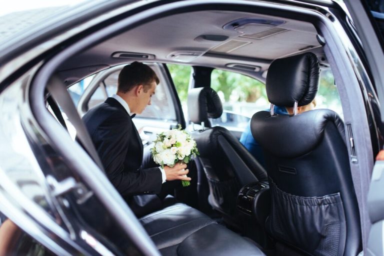 Comment choisir une voiture de location pour votre mariage